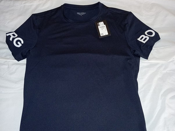 Продаю футболку Björn Borg