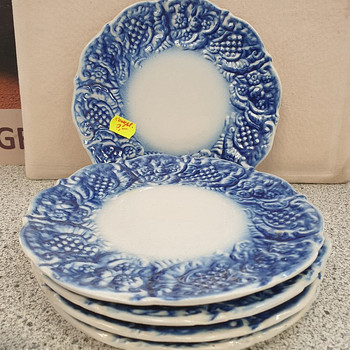 Uued keraamilised taldrikud, läbimõõt 20cm, 5 tk.