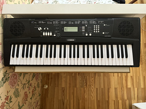 YAMAHA süntesaator (1 foto / 1)