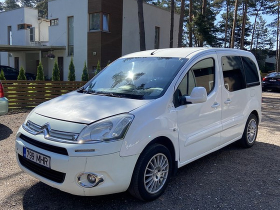 Autorent.Berlingo.Kärukonks.Vebasto puldiga