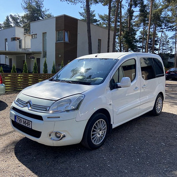 Autorent.Berlingo.Kärukonks.Vebasto puldiga