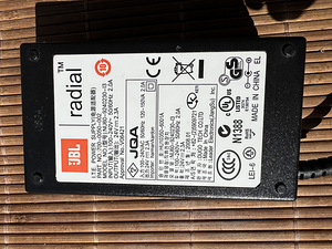Музыкальная колонка JBL RADIAL (4 фото из 4)