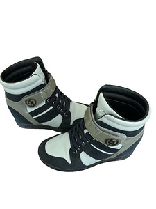 Armani Jeans, 36 (2 фото из 3)