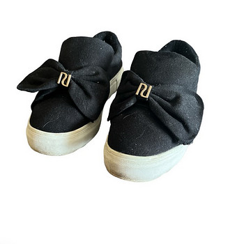 River Island, 36