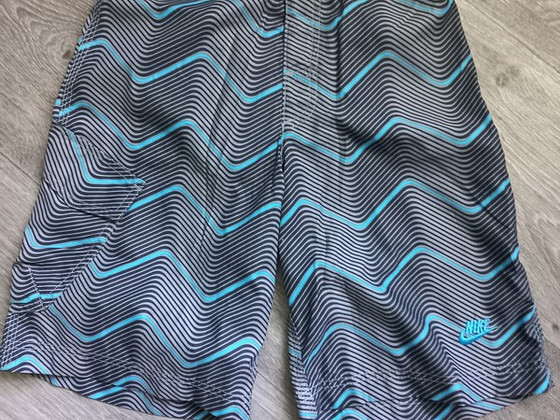 Nike lühikesed püksid s.8-10 aastat