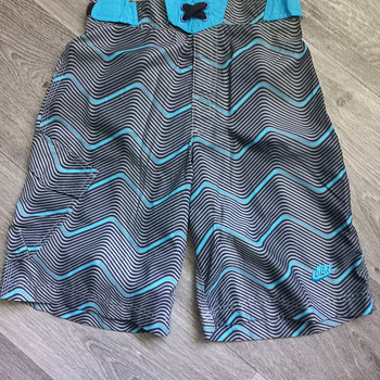 Nike шорты р.8-10лет