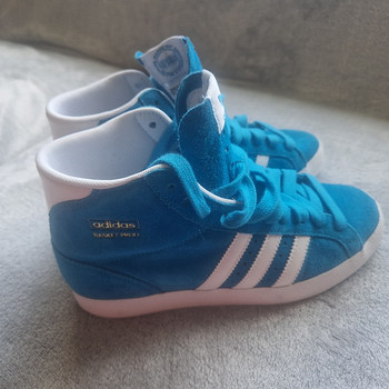 Adidas naiste vabaajajalatsid