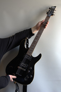 Модифицированная серия Schecter Omen 6 Diamond (1 фото из 6)