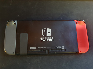 Nintendo Switch + 1tb microSD kaart (2 foto / 4)