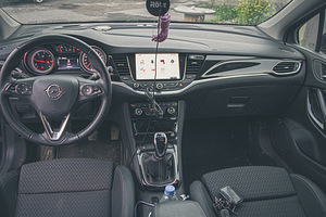 Opel Astra Sports Tourer+ (8 фото из 10)