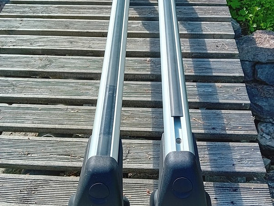 Katuseraamid, mis sobivad ilma reelinguta autole.