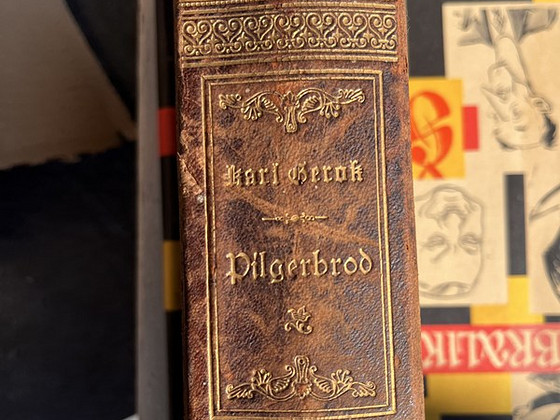 Продавать различные старые книги комплектом (коробкой).