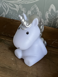 Öölamp ükssarvik (1 foto / 1)