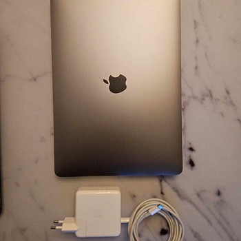 MacBook Pro 2020 i7, 1 ТБ, 13 дюймов, 32 ГБ ОЗУ