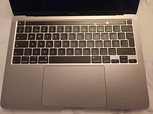 MacBook Pro 2020 i7, 1TB, 13-inch, 32GB RAM (5 foto / 8)