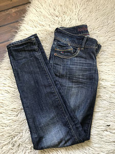 TOMMY HILFIGER TEKSAD S (1 foto / 2)