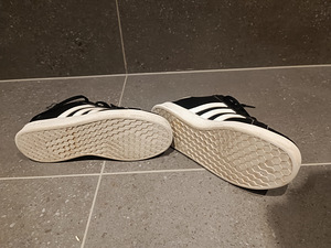 Adidase tossud. Tossud Adidas (3 foto / 3)