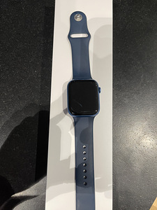 Apple watch series 7 45mm. (1 фото из 3)