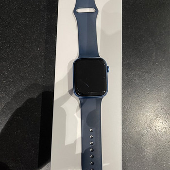 Apple watch series 7 45mm.