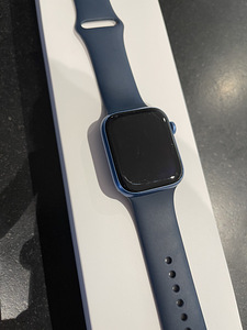 Apple watch series 7 45mm. (3 фото из 3)