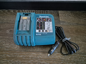 Laadija Makita DC18SE (1 foto / 1)