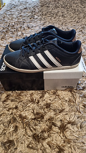 Женская повседневная обувь Adidas. Размер 37 1/3 (5 фото из 5)