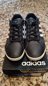 Женская повседневная обувь Adidas. Размер 37 1/3 (1 фото из 5)
