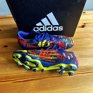 Adidas Nemeziz Messi jalgpallisaapad (3 foto / 4)
