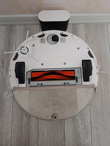 Робот пылесос Xiaomi Mi Roborock S5 (2 фото из 5)