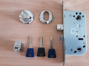 Замок MUL-T-LOCK (1 фото из 6)