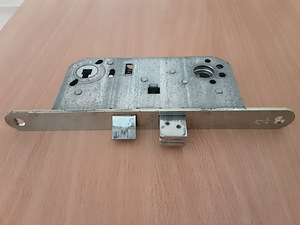 Замок MUL-T-LOCK (3 фото из 6)