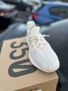Adidas Yeezy Boost 350 V2 Bone (2 фото из 3)