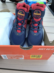 Nike Team Hustle D 9 r. 34 uus uus (2 foto / 5)