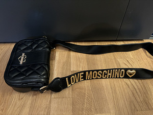 Сумка Love Moschino (3 фото из 3)