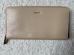 Кошелек DKNY (1 фото из 4)