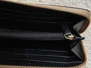 Кошелек DKNY (3 фото из 4)