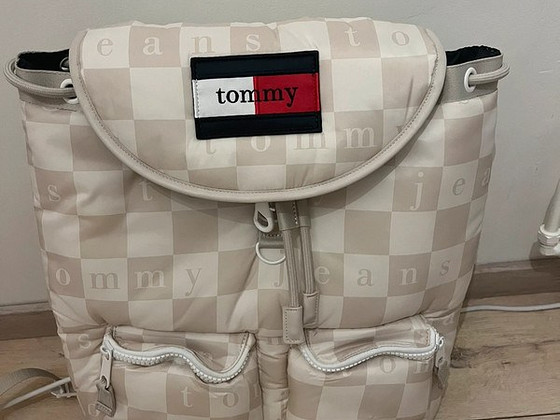 Tommy Hilfiger