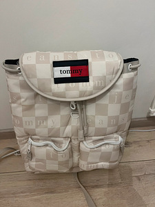 Tommy Hilfiger (1 фото из 3)