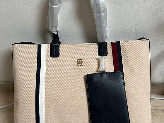 Tommy Hilfiger