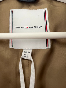 Tommy Hilfiger (5 фото из 5)