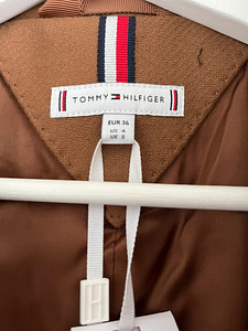 Tommy Hilfiger (4 foto / 6)