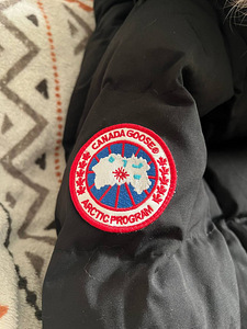 Парка Canada Goose с натуральным мехом койота (10 фото из 10)