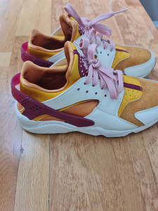 Nike Huarache tossud, suurus 40,5 (1 foto / 3)