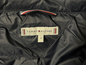 Жилетка Tommy Hilfigel (3 фото из 3)