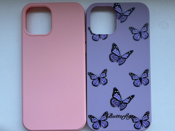 Чехлы на iPhone 12