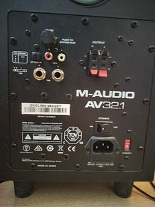 M-Audio AV 32.1 (2 фото из 2)
