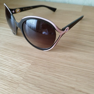 Christian Dior. (1 фото из 8)