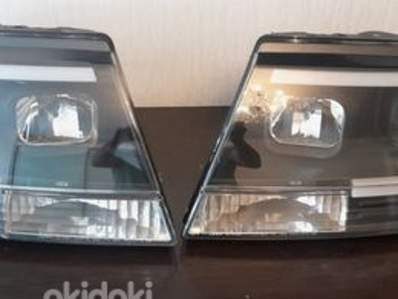 Малоиспользованный комплект фар для Jeep Grand Cherokee 99-0