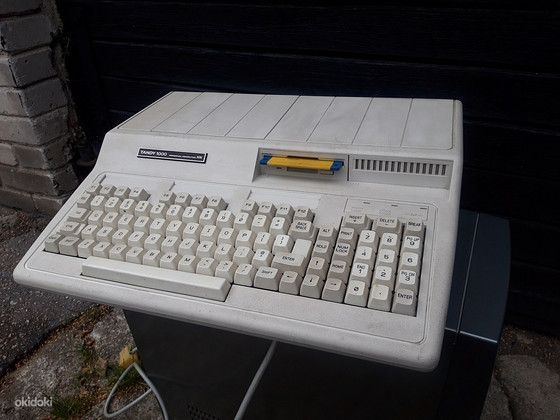 Ретро компьютер Tandy 1000HX