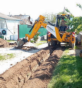 Послуги екскаватора JCB 3CX Послуги спецтехніки Водопровід (3 фото з 8)